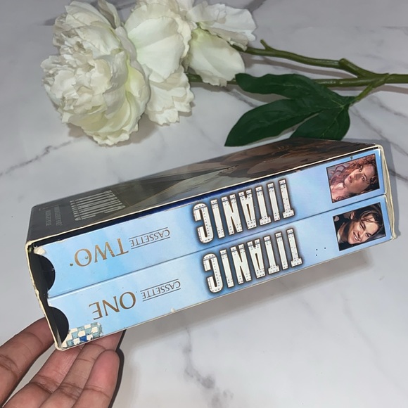 Titanic VHS Movie - Picture 5 of 15